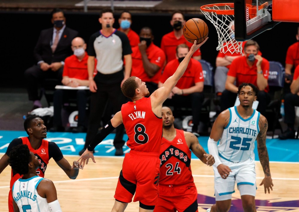  范弗里特三分火力全开猛龙轻取奇才，库兹马努力未能换胜利