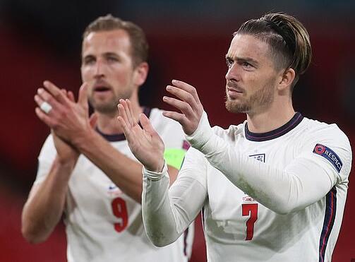  阿斯顿维拉中场核心发威，单骑闯关定乾坤