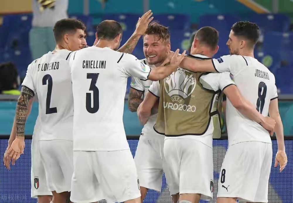  斯图加特定位球战术演练成熟角球配合巧破门